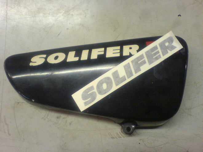 Suzuki PV 1984 musta sivukopan SOLIFER tarra