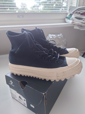 Converse mustat paksupohjaiset tennarit koko 36