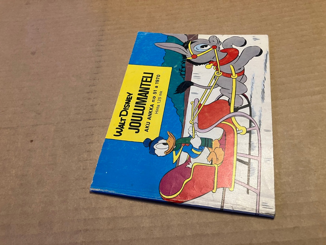 DISNEY JOULUMANTELI 51A/1970 HYVÄ