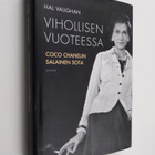 Hal Vaughan : Vihollisen vuoteessa : Coco Chanelin salain... - pikkukuva 1