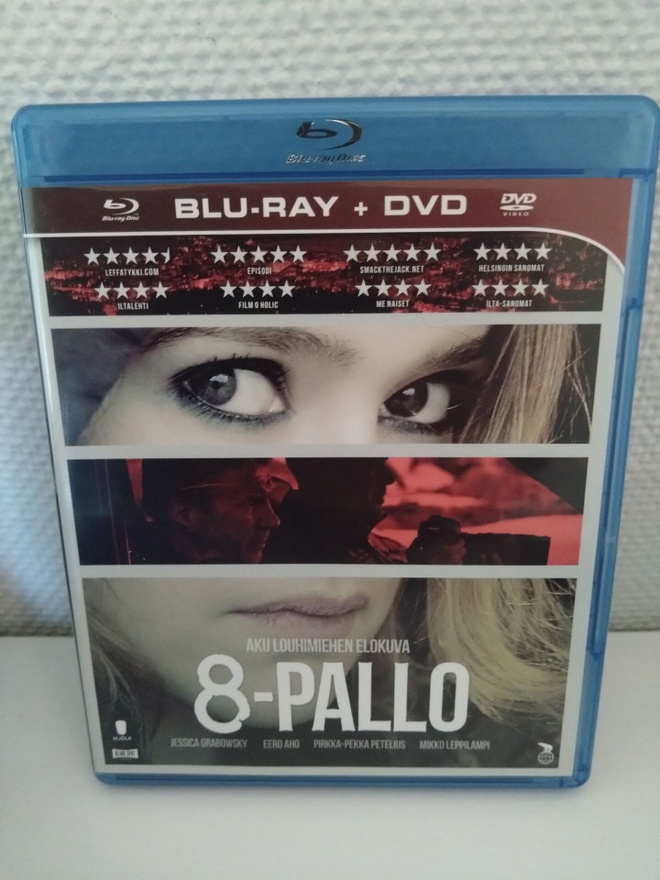 8-Pallo (Blu-ray+dvd)