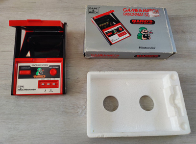 Nintendo Game & Watch - Mario's Bombs Away (1983)