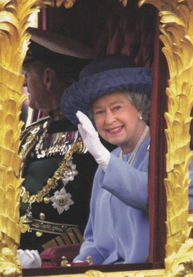 Kuningatar Elizabeth vilkuttaa, v. 2002