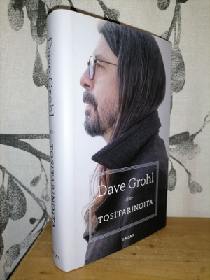 Dave Grohl - Tositarinoita - 1.p.Uusi