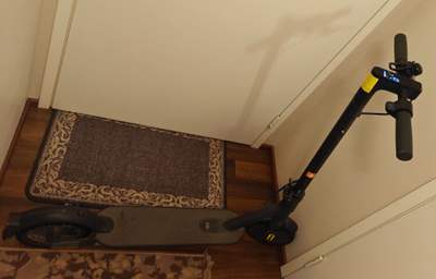 Xiaomi Mi Electric Scooter 3 -sähköpotkulauta, Musta.