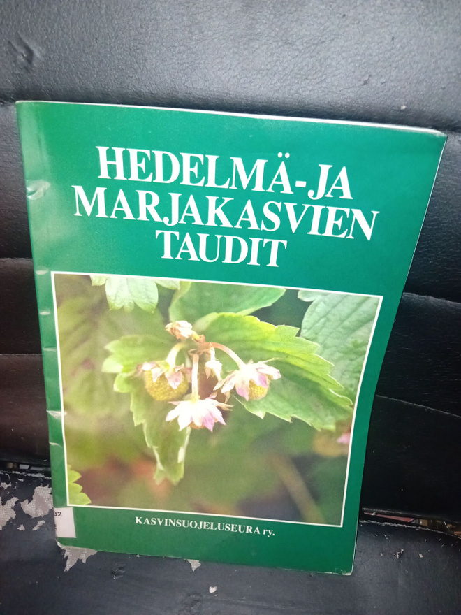 Hedelmä- ja marjakasvien taudit ( SIS POSTIKULU )