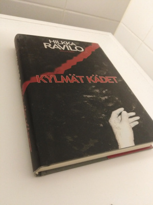 Hilkka Ravilo: Kylmät kädet