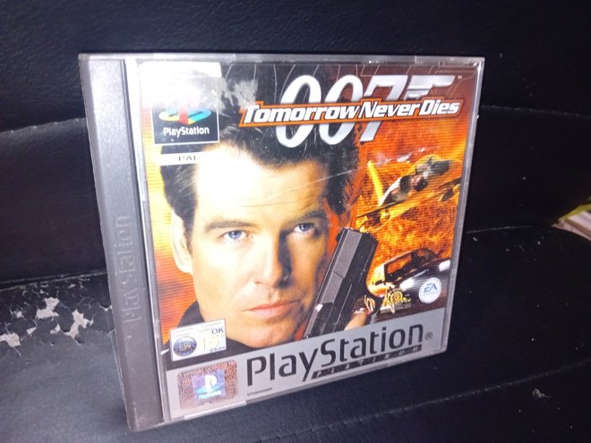 PS1 007 TOMORROW NEVER DIES ( SIS POSTIKULU  )