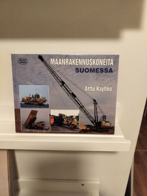 Maanrakennuskoneita Suomessa