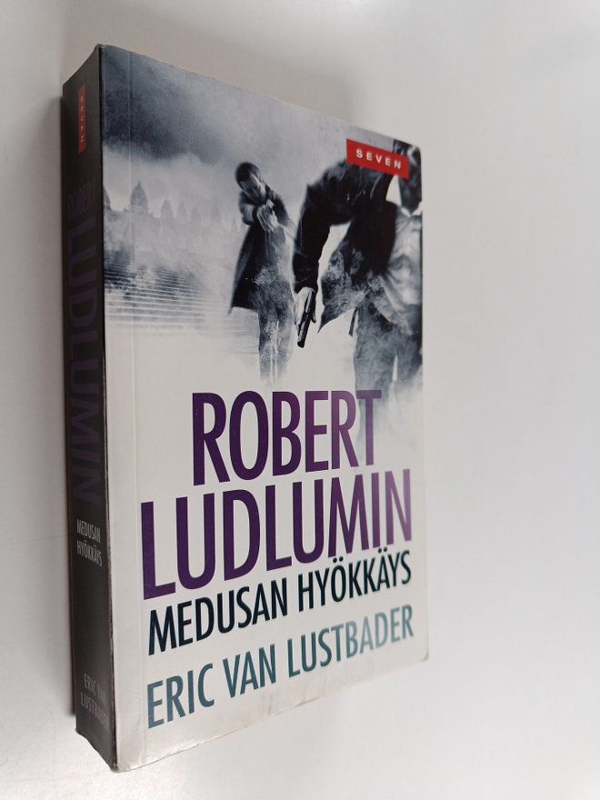 Eric Van Lustbader : Robert Ludlumin Medusan hyökkäys