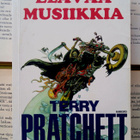 Terry Pratchett - Elävää musiikkia (pokkari) - pikkukuva 1