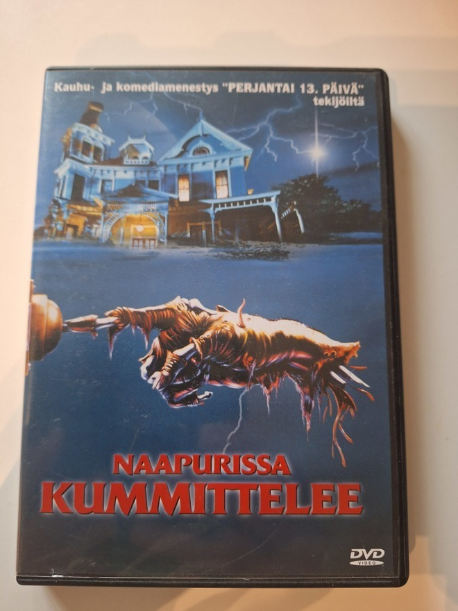 Naapurissa Kummittelee