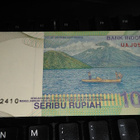 Indonesia 1000 Rupiah 2000 P141 UNC - pikkukuva 2