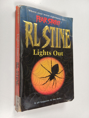 R. L. Stine : Lights Out