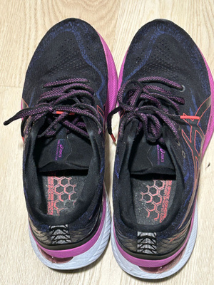 ASICS GEL-Kayano 29 running shoes, size 40.5