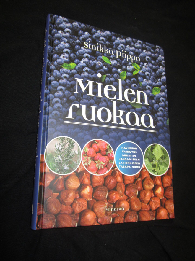 Sinikka Piippo : Mielen ruokaa ( erittäin hyväkuntoinen )