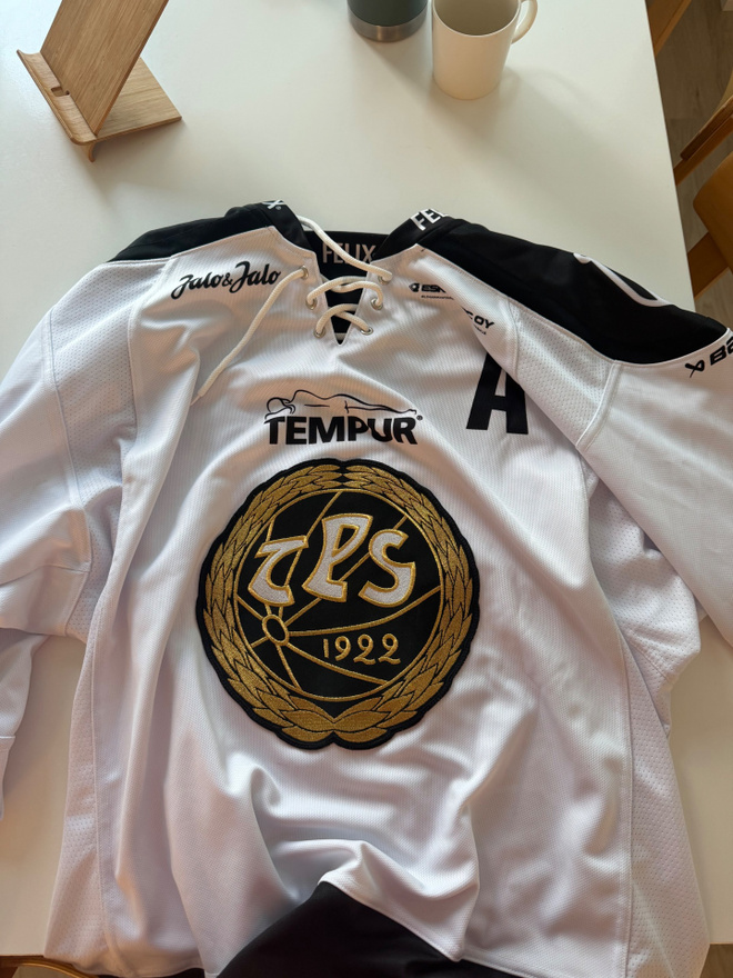 TPS pelipaita Korpikoski