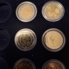2€ juhlarahoja puisessa laatikossa. Suomi.16kpl - pikkukuva 2