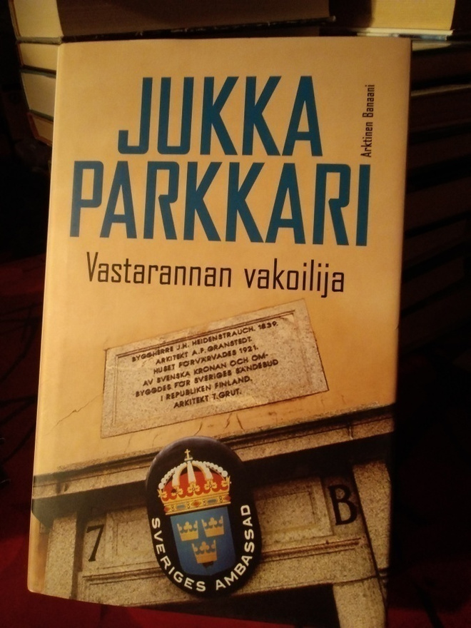JUKKA PARKKARI : VASTARANNAN VAKOILIJA