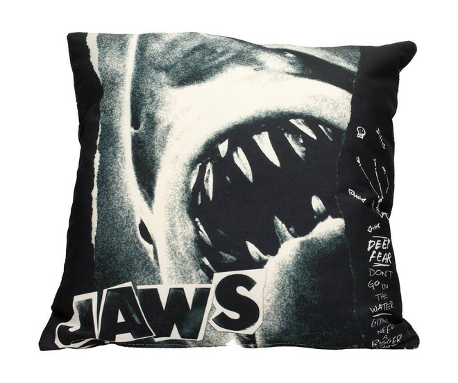 JAWS COLLAGE SQUARE CUSHION	(73 284)	tyyny 40cm x 40cm		B -