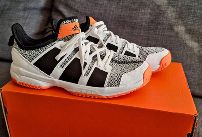 Sisäpelikengät Adidas Stabil JR F33830 koko 38 2/3 (5 1/2)