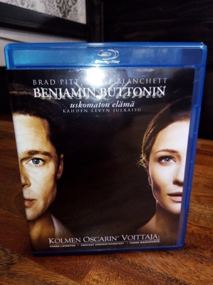 BLU-RAY Benjamin Buttonin uskomaton elämä ( SIS POSTIKULU)