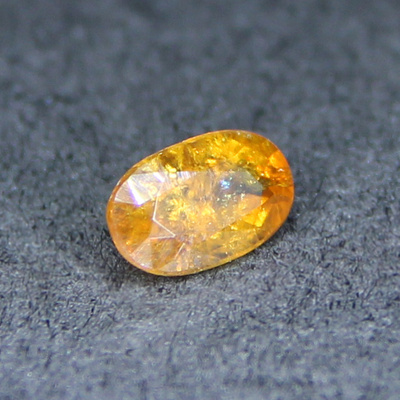 Parisiitti 0.58 ct viistehiottu harvinainen + GIT todistus