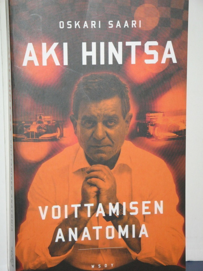 Oskari Saari : AKI HINTSA  Voittamisen anatomia
