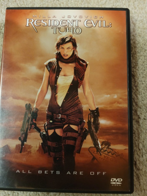 RESIDENT EVIL TUHO DVD