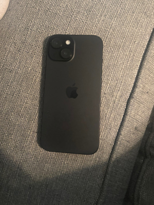 Iphone 15 musta