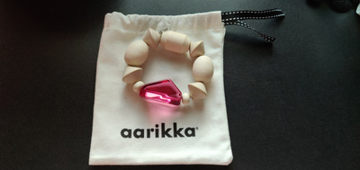 Aarikka rannekoru
