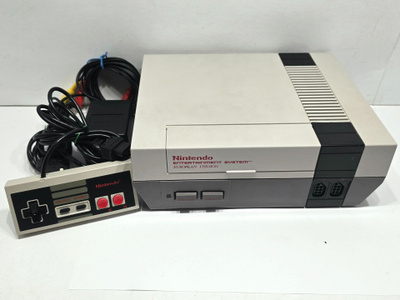 NES konsoli + ohjain [3]