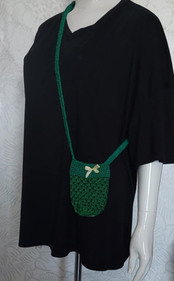Alina´s Handmade virkattu kännykkäpussukka