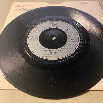 THIN LIZZY: Don´t Believe A Word * Old Flame *UK 1976