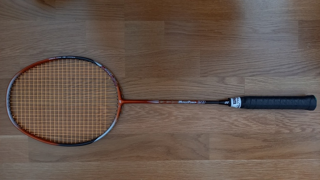 Yonex Muscle Power 28 -sulkapallomaila