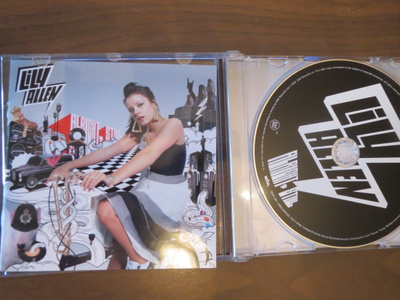 Lily Allen: Alright, still...CD