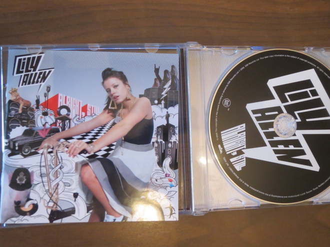 Lily Allen: Alright, still...CD