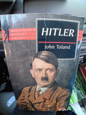 John Toland : Hitler (  SIS POSTIKULU  )