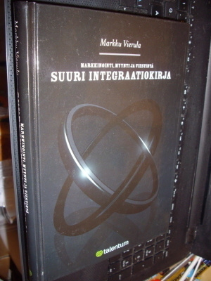 Vierula : Suuri integraatiokirja ( 1 p. 2009 ) Sis.postikulu