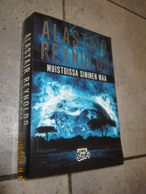 Muistoissa sininen maa - Alastair Reynolds