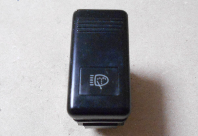 Ajovalonpesimen kytkin  Mazda 626  (GV), 1996 - 2002.
