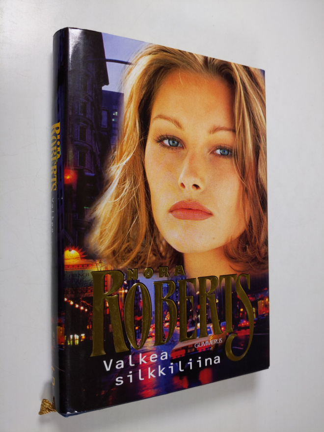 Nora Roberts : Valkea silkkiliina
