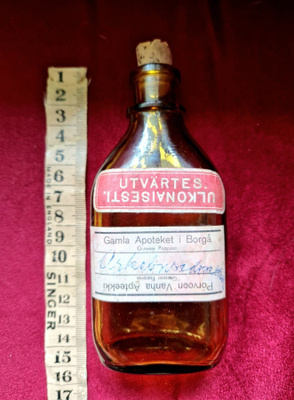Vintage lasi apteekkipullo 100ml. Porvoon vanha apteekki