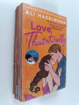 Ali Hazelwood : Love, theoretically