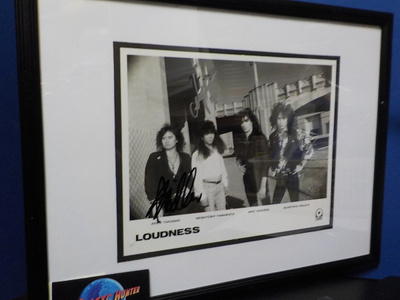 LOUDNESS TAULU KAHDELLA NIMMARILLA (W)