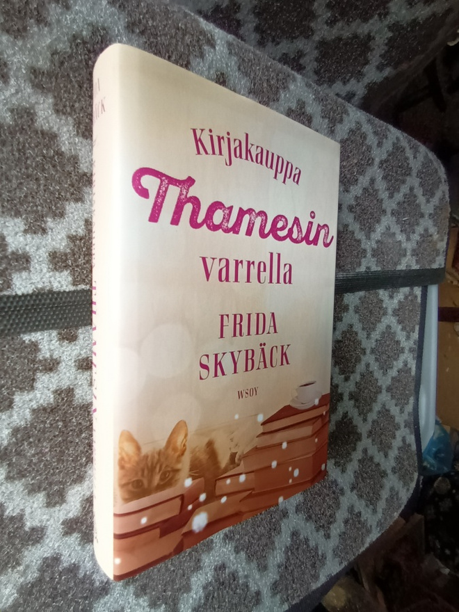 Frida Skybäck: Kirjakauppa Thamesin varrella