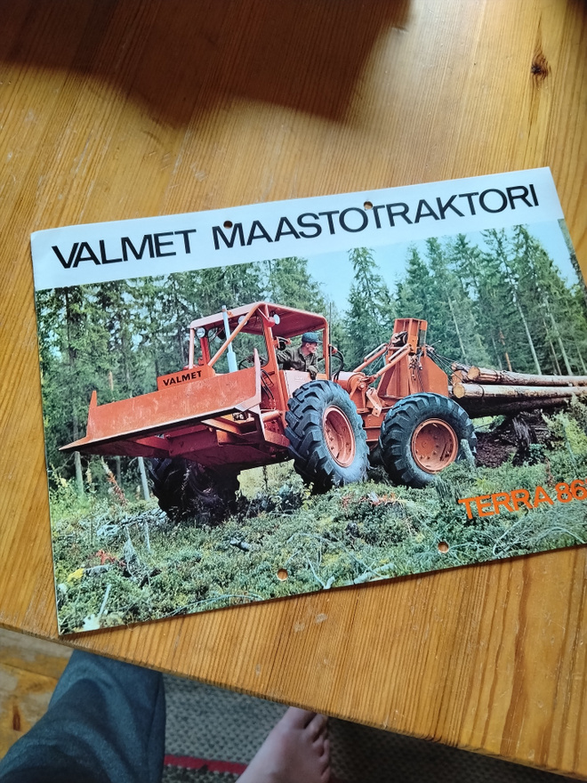 valmet maastotraktori esite
