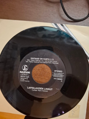 7`Lapinlahden Linnut - Vihtaasi On Kustu / Ruma