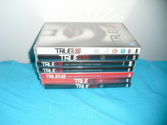 TRUE BLOOD (koko sarja)