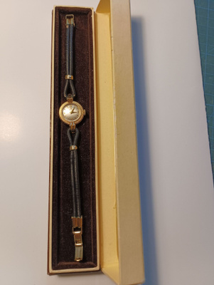 Vintage Omega naisten juhlakello